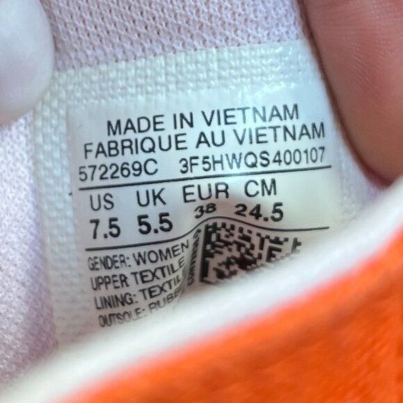 Converse Chuck Taylor All Star Lugged Hi Womens Size 7.5 Athletic Shoes Sneakers - Picture 9 of 10